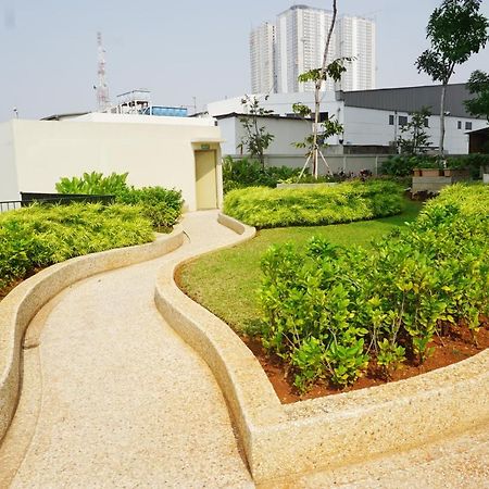 Azalea Suites Cikarang By Jayakarta Group エクステリア 写真