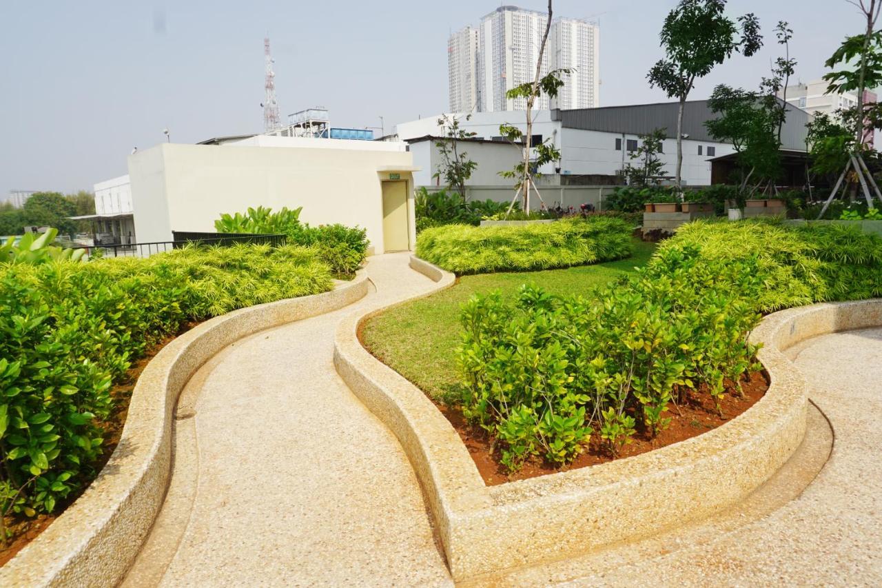 Azalea Suites Cikarang By Jayakarta Group エクステリア 写真