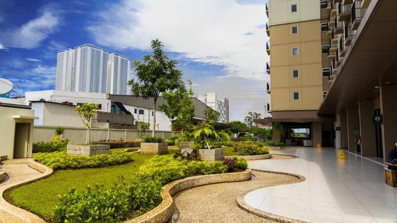 Azalea Suites Cikarang By Jayakarta Group エクステリア 写真