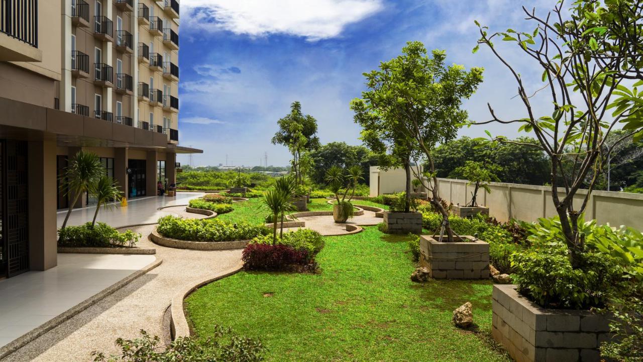 Azalea Suites Cikarang By Jayakarta Group エクステリア 写真