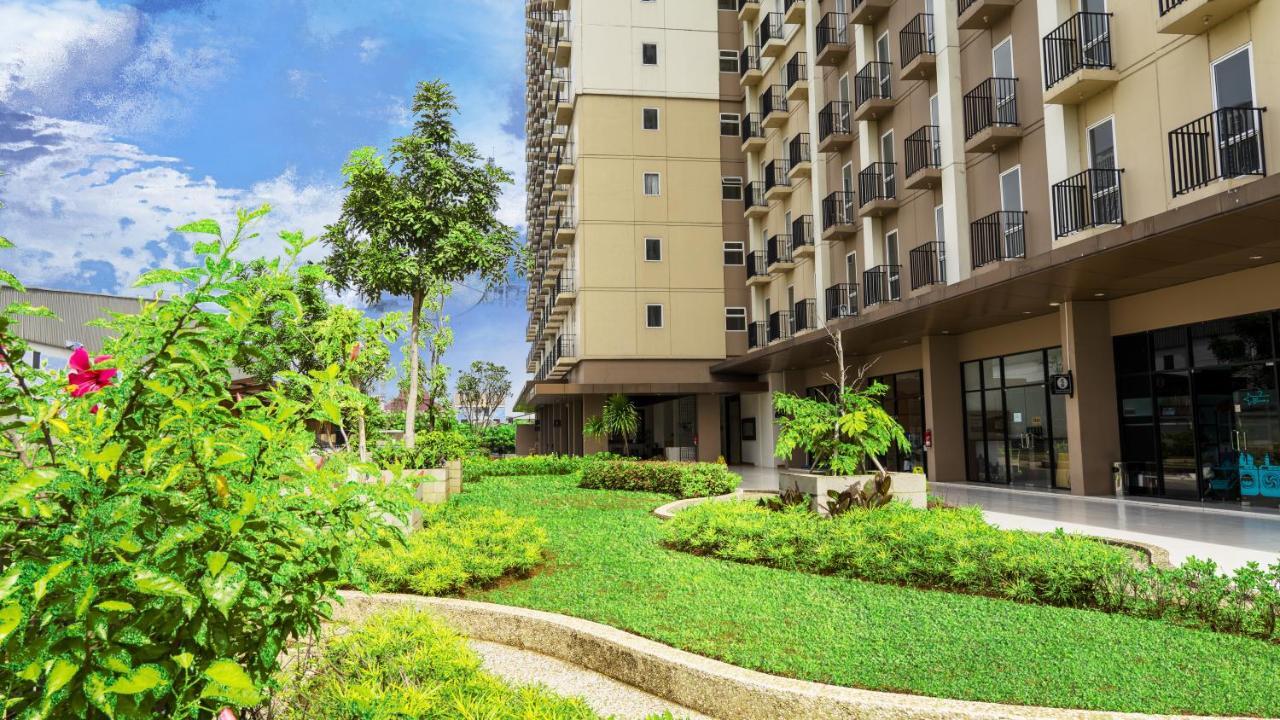 Azalea Suites Cikarang By Jayakarta Group エクステリア 写真