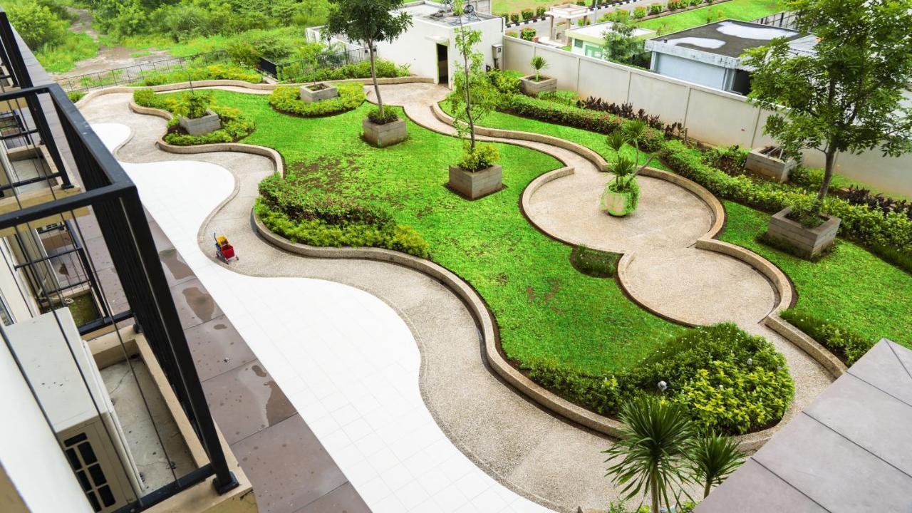 Azalea Suites Cikarang By Jayakarta Group エクステリア 写真