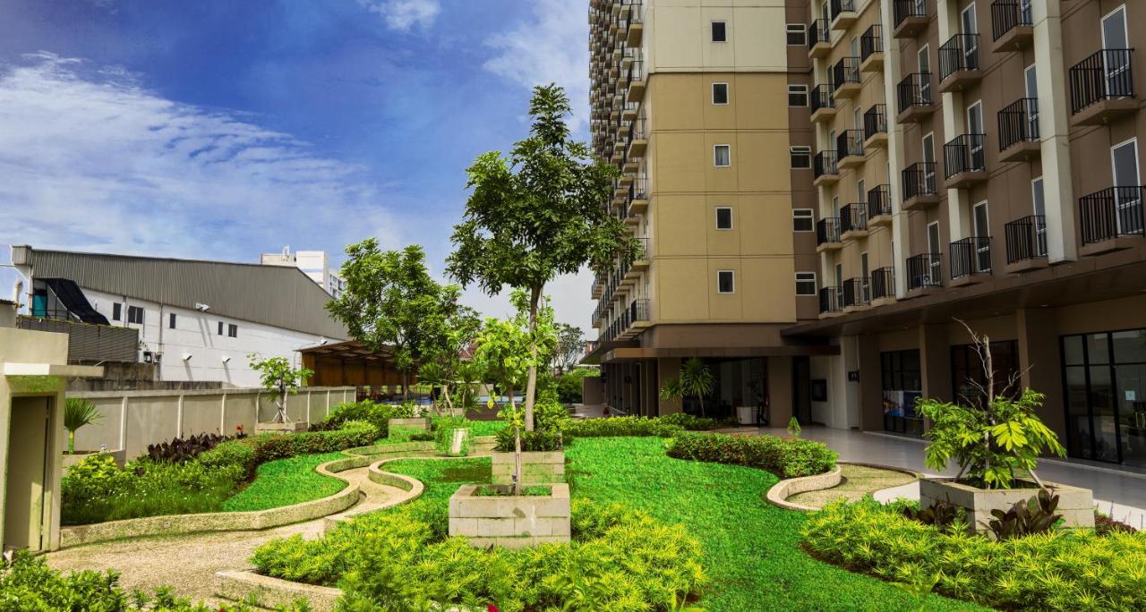 Azalea Suites Cikarang By Jayakarta Group エクステリア 写真