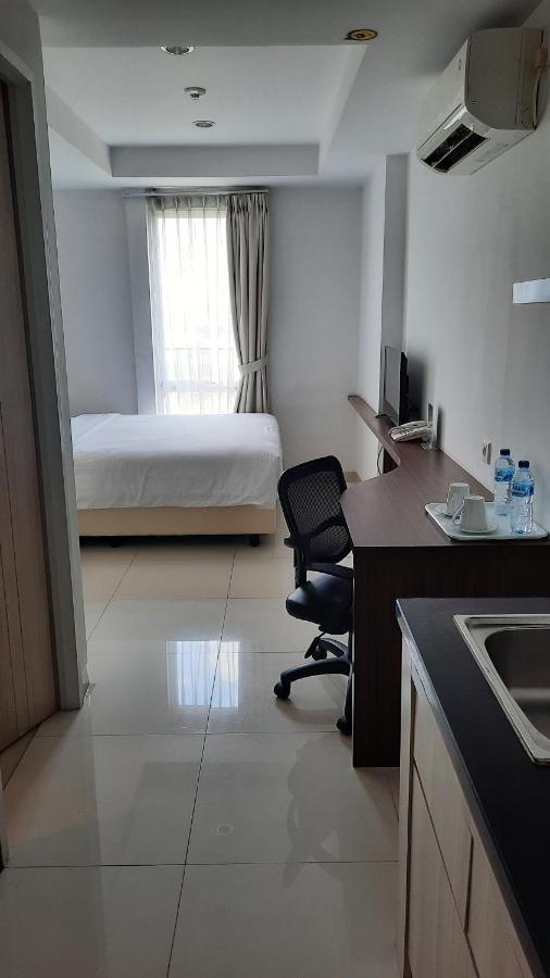 Azalea Suites Cikarang By Jayakarta Group エクステリア 写真