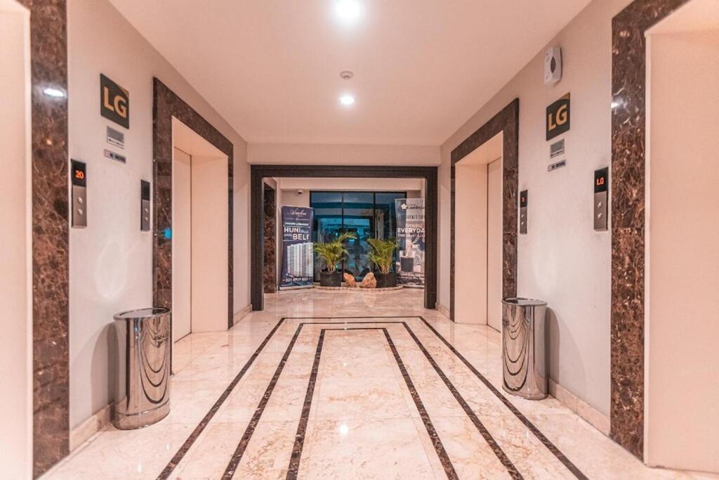 Azalea Suites Cikarang By Jayakarta Group エクステリア 写真