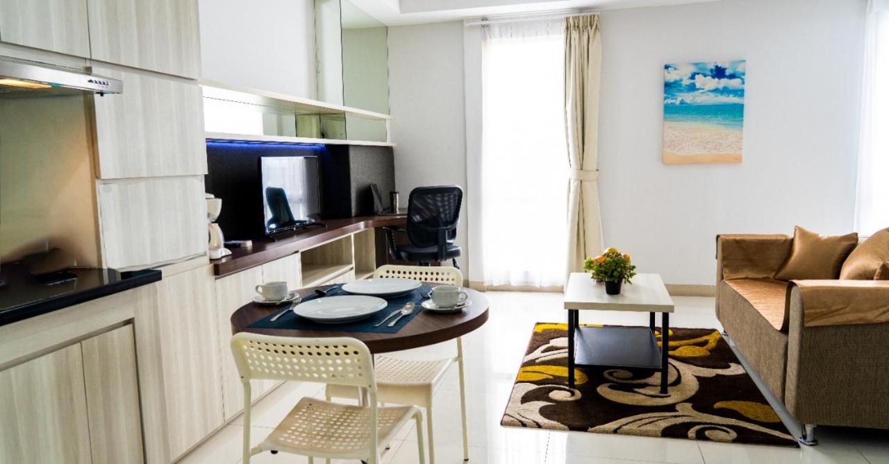 Azalea Suites Cikarang By Jayakarta Group エクステリア 写真